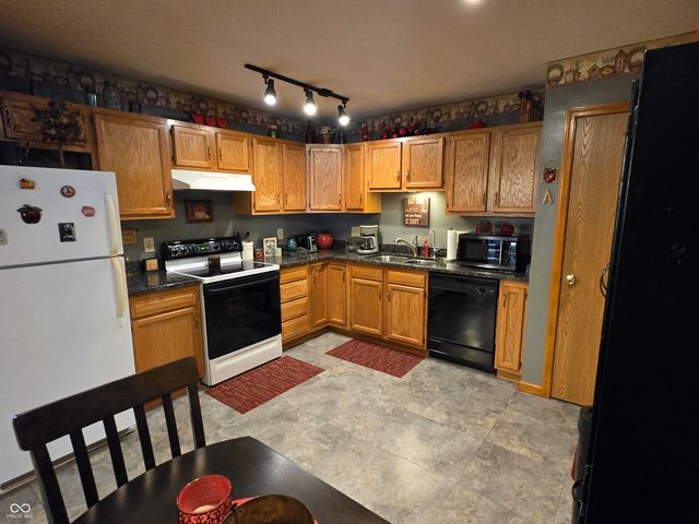 5444 Gateridge Lane, Indianapolis, IN 46237