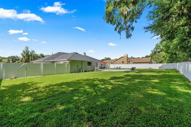 2611 SE 27 STREET, Ocala, FL 34471