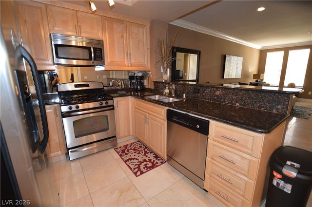 260 FLAMINGO Road 216, Las Vegas, NV 89169