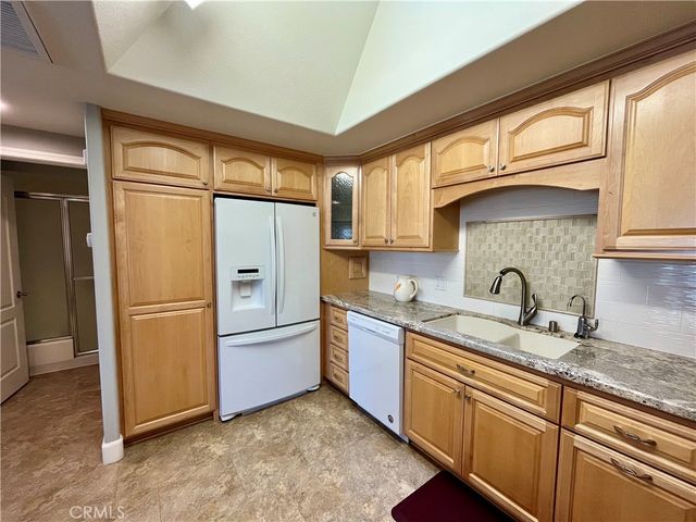 13824 Fresh Meadow Ln., M3-13G, Seal Beach, CA 90740