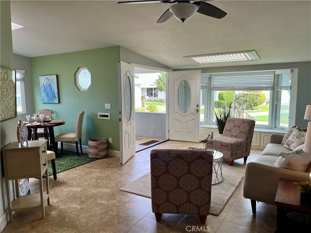 13824 Fresh Meadow Ln., M3-13G, Seal Beach, CA 90740