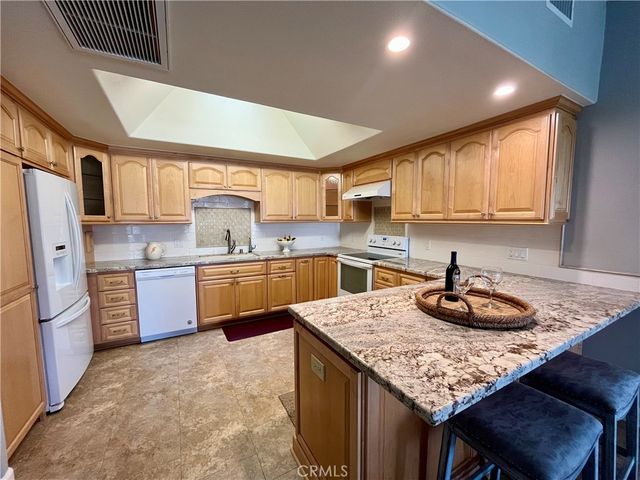 13824 Fresh Meadow Ln., M3-13G, Seal Beach, CA 90740