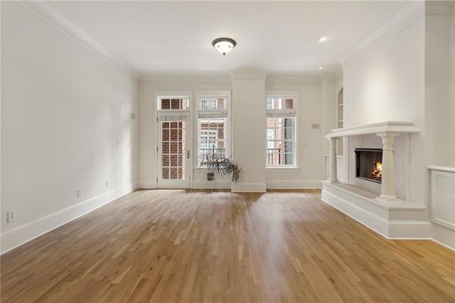 77 Peachtree NE Place 402, Atlanta, GA 30309