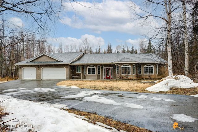 2004 N Saddle Horse Drive, Wasilla, AK 99654
