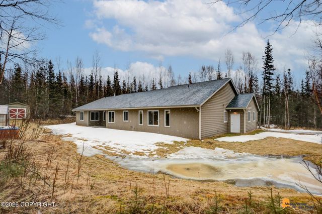 2004 N Saddle Horse Drive, Wasilla, AK 99654