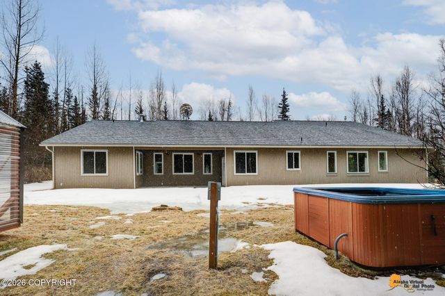2004 N Saddle Horse Drive, Wasilla, AK 99654