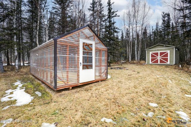 2004 N Saddle Horse Drive, Wasilla, AK 99654
