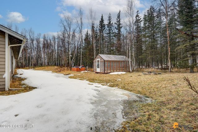 2004 N Saddle Horse Drive, Wasilla, AK 99654