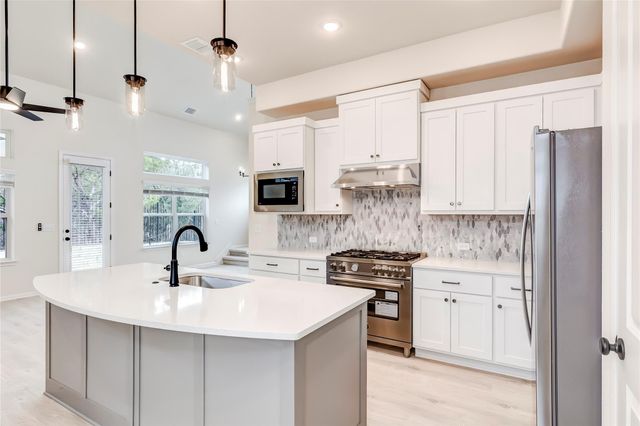 2008 Kit CIR, Austin, TX 78758