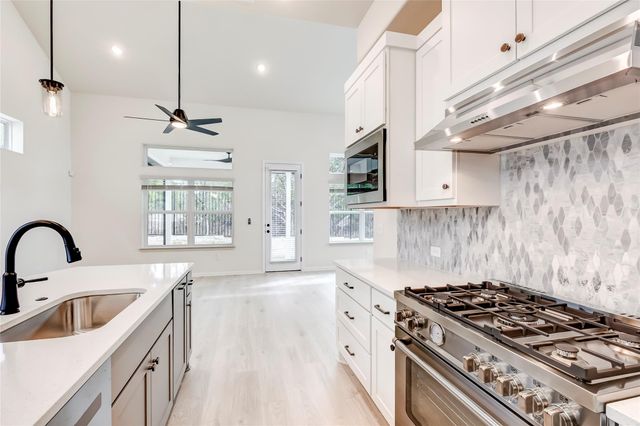 2008 Kit CIR, Austin, TX 78758