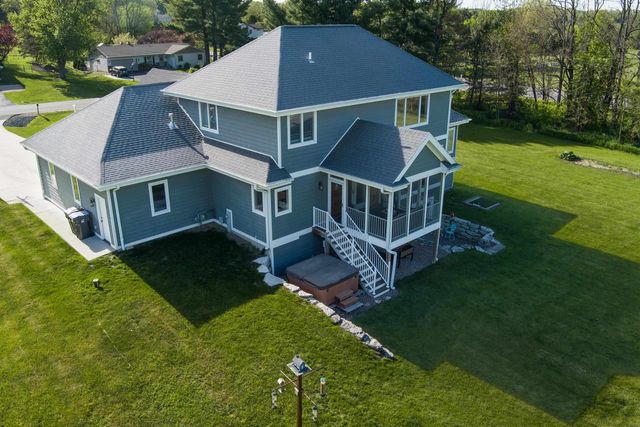 4664 Stonewood Drive, Middleton, WI 53562