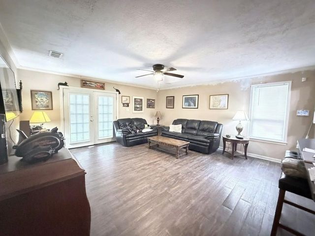 503 Honeysuckle Drive, La Marque, TX 77568