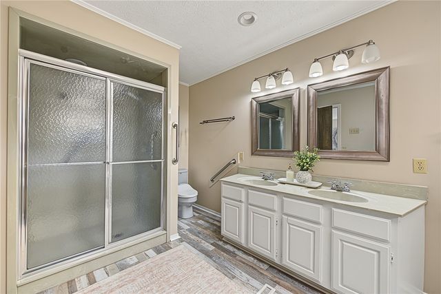 915 S 20th Street, Rogers, AR 72758