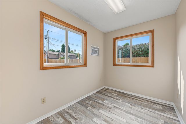 915 S 20th Street, Rogers, AR 72758