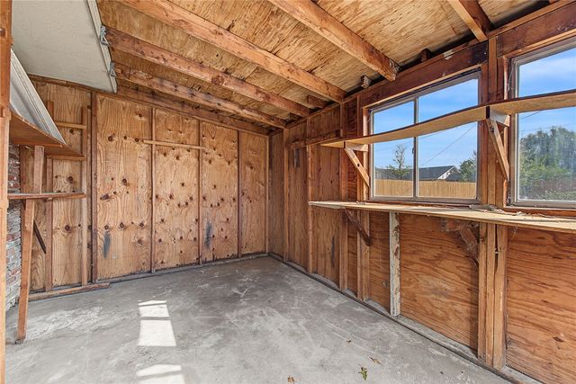 915 S 20th Street, Rogers, AR 72758