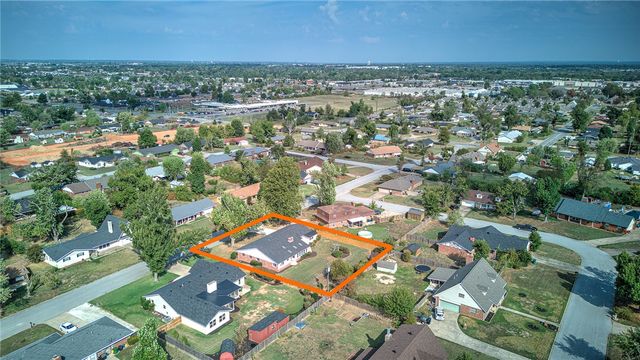 915 S 20th Street, Rogers, AR 72758