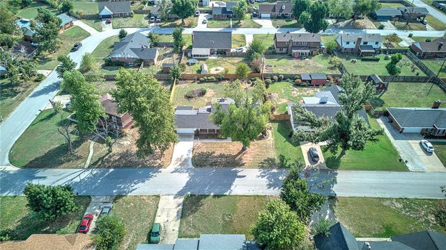 915 S 20th Street, Rogers, AR 72758