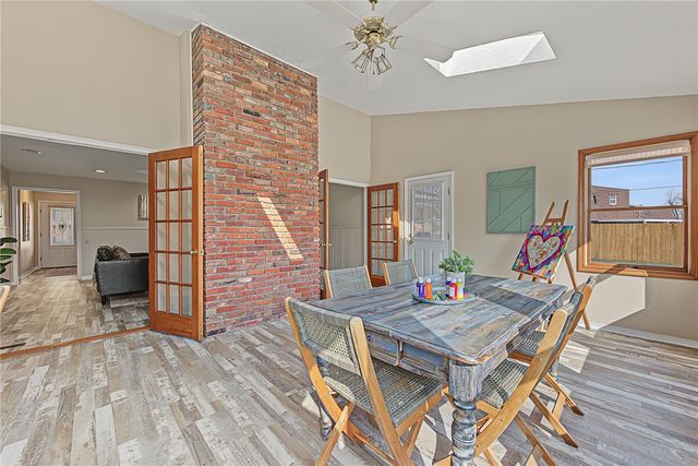 915 S 20th Street, Rogers, AR 72758