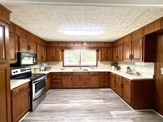 202 Pearl St, Dothan, AL 36301