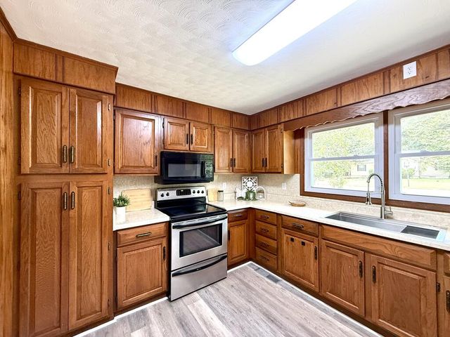 202 Pearl St, Dothan, AL 36301