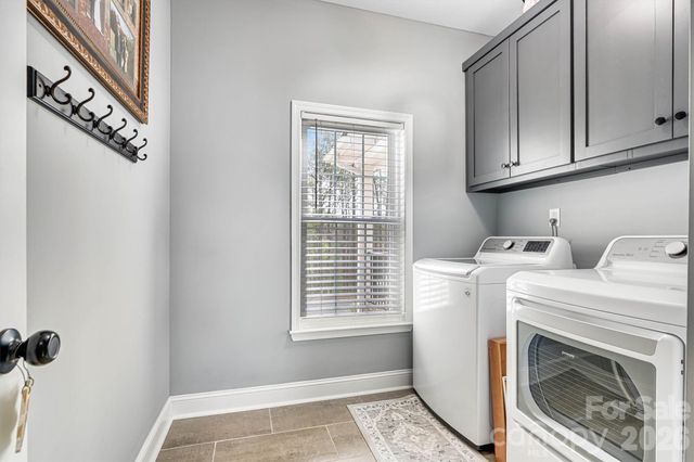 1181 Kensington Circle, Newton, NC 28658