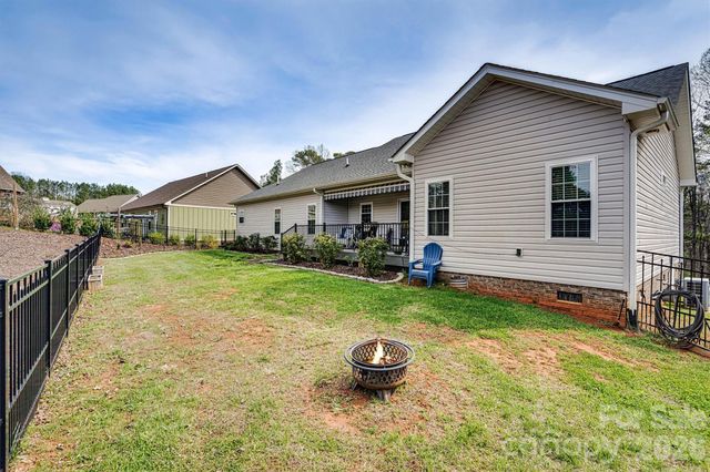 1181 Kensington Circle, Newton, NC 28658