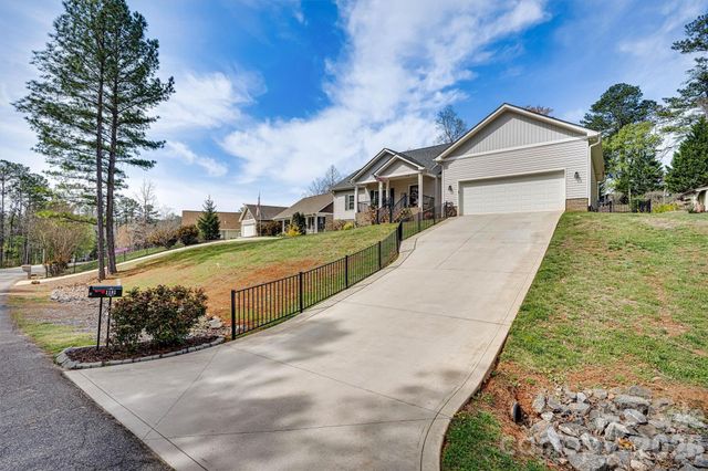 1181 Kensington Circle, Newton, NC 28658