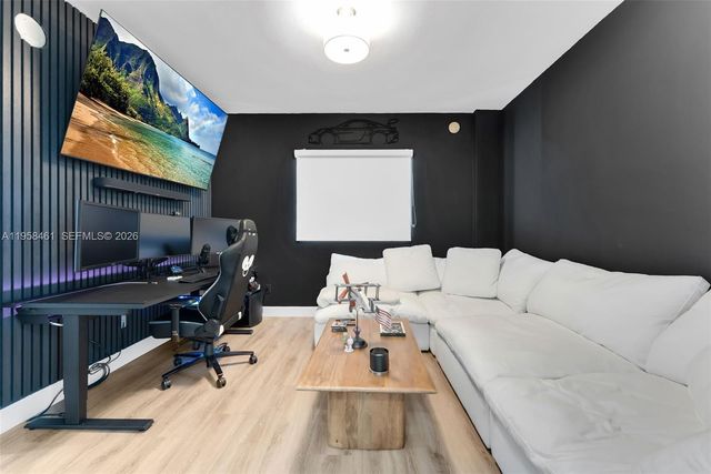 14951 Royal Oaks Ln 2201, North Miami, FL 33181