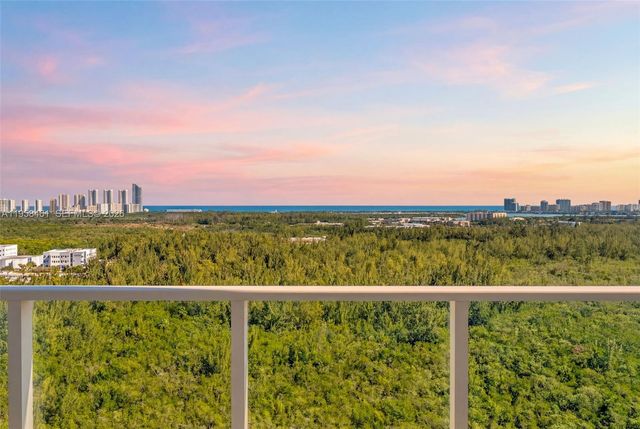 14951 Royal Oaks Ln 2201, North Miami, FL 33181