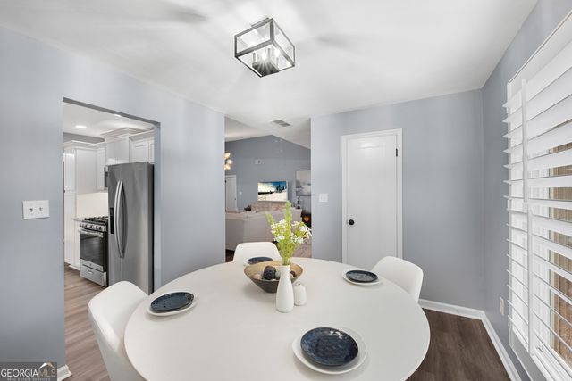 860 Waterbrook Court, Roswell, GA 30076