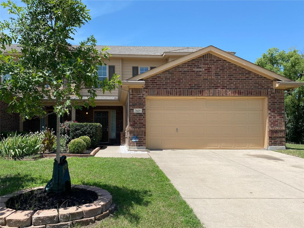 7429 Howling Coyote Lane, Fort Worth, TX 76131