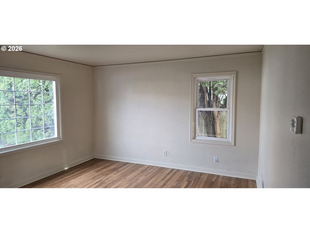 9256 Se MORRISON St, Portland, OR 97216