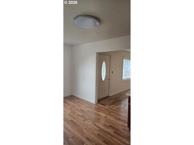 9256 Se MORRISON St, Portland, OR 97216