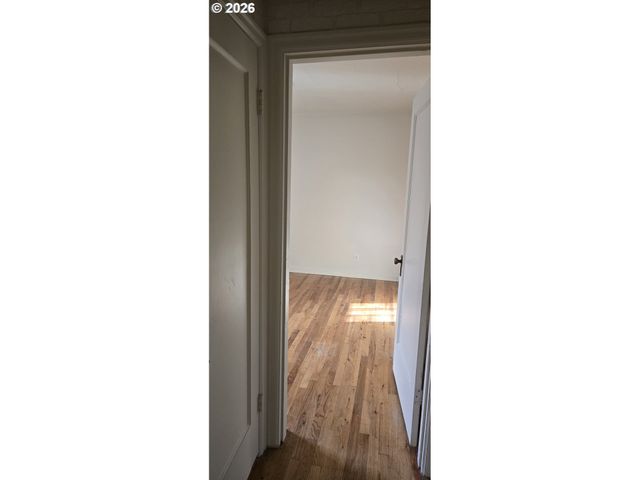 9256 Se MORRISON St, Portland, OR 97216
