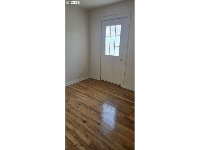 9256 Se MORRISON St, Portland, OR 97216
