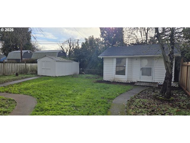 9256 Se MORRISON St, Portland, OR 97216
