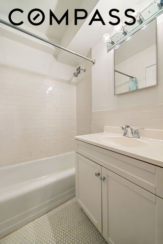 310 Lexington Ave Apt 4E, New York City, NY 10016