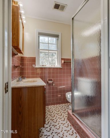 140 Alf Taylor Road, Johnson City, TN 37601