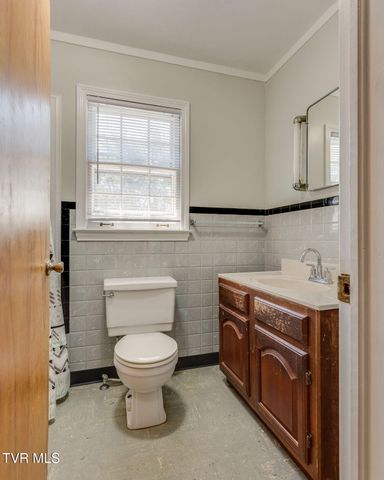 140 Alf Taylor Road, Johnson City, TN 37601