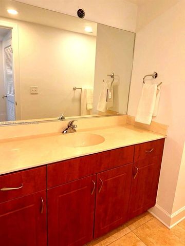 401 69th St 405, Miami Beach, FL 33141