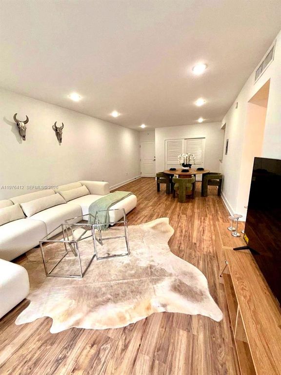 401 69th St 405, Miami Beach, FL 33141