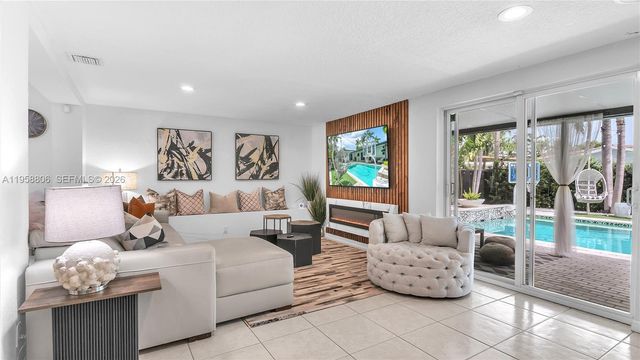 1715 NE 40th St 1715, Oakland Park, FL 33334