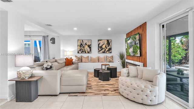 1715 NE 40th St 1715, Oakland Park, FL 33334