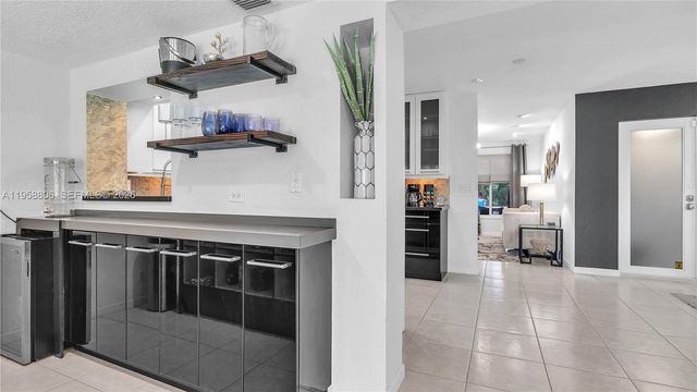 1715 NE 40th St 1715, Oakland Park, FL 33334