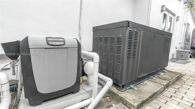 1715 NE 40th St 1715, Oakland Park, FL 33334