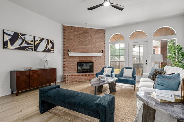 9041 San Joaquin Trail, Fort Worth, TX 76118