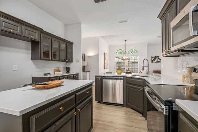 9041 San Joaquin Trail, Fort Worth, TX 76118