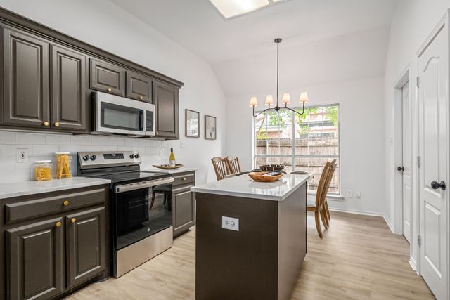 9041 San Joaquin Trail, Fort Worth, TX 76118