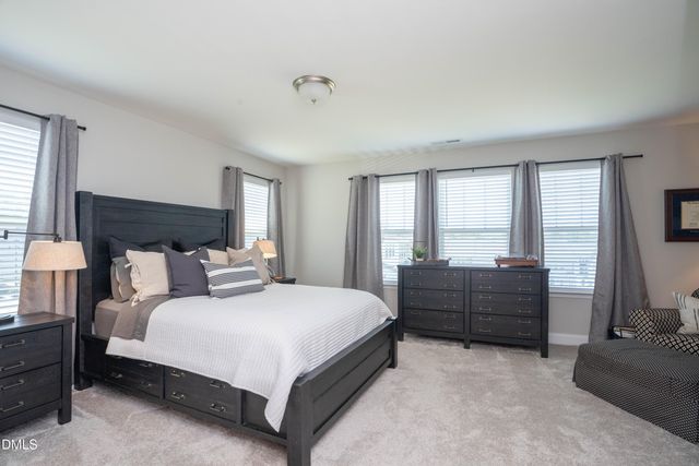 145 E Porthaven Way, Clayton, NC 27527