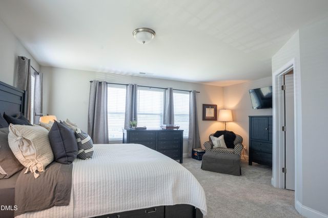 145 E Porthaven Way, Clayton, NC 27527